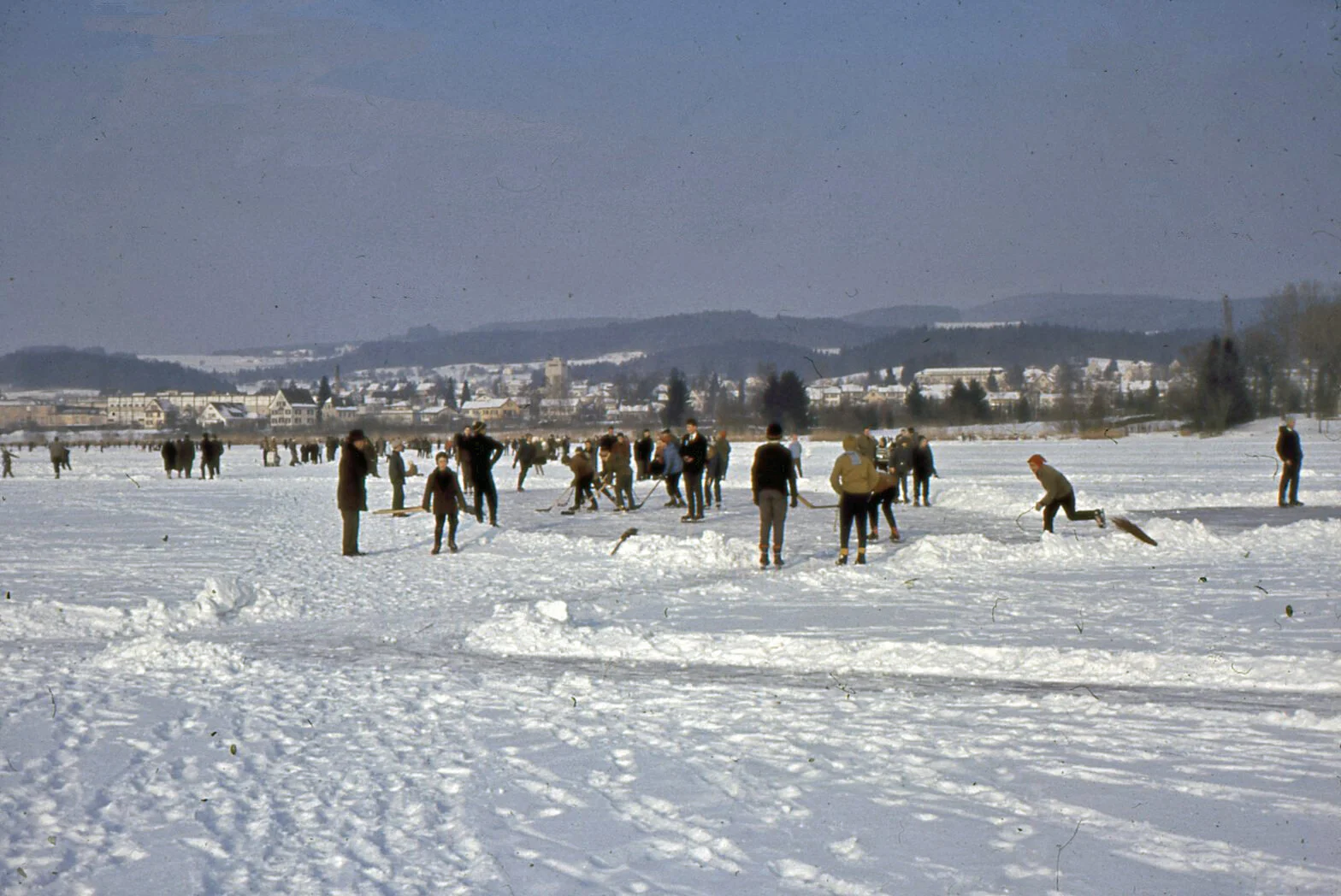 Bild aus dem Jahr 1958. Bildquelle: Wetzipedia / Von: Archiv Ortsgeschichte Wetzikon / Lizenz: CC BY-NC-SA 2.5 CH (Link)