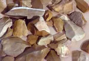 Diese Steinwerkzeuge stammen aus einer Fundstelle am Pfäffikersee und können im Heimatmuseum in Pfäffikon angesehen werden.  Bildquelle: Antiquarischen Gesellschaft Pfäffikon, Chronikstube